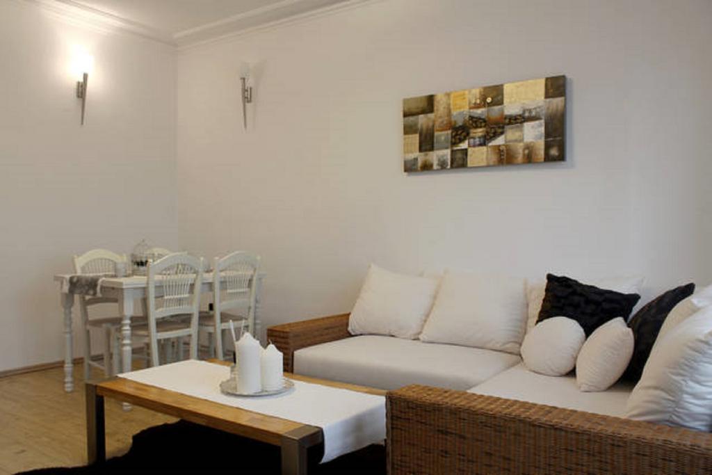 Apartment Argentinska 8 Prague Luaran gambar